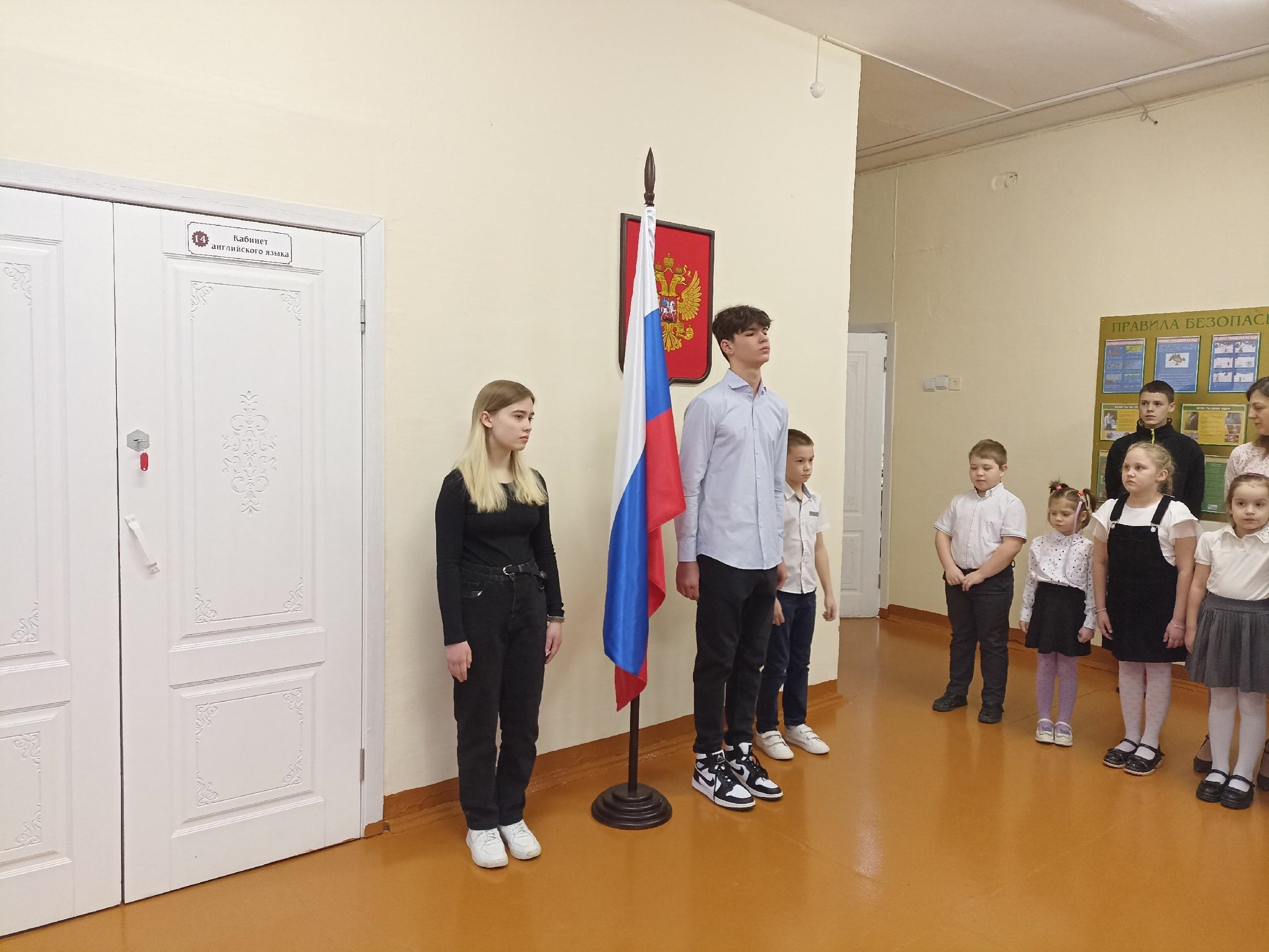 Начало учебной недели в Новопоселковской школе