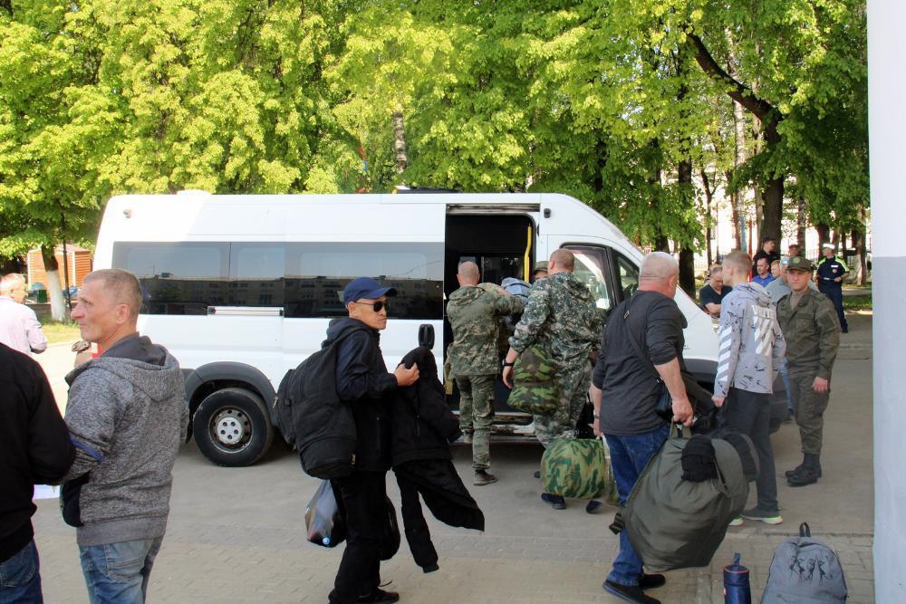 20 контрактников из Владимирской области отправились в учебные подразделения Вооружённых сил России