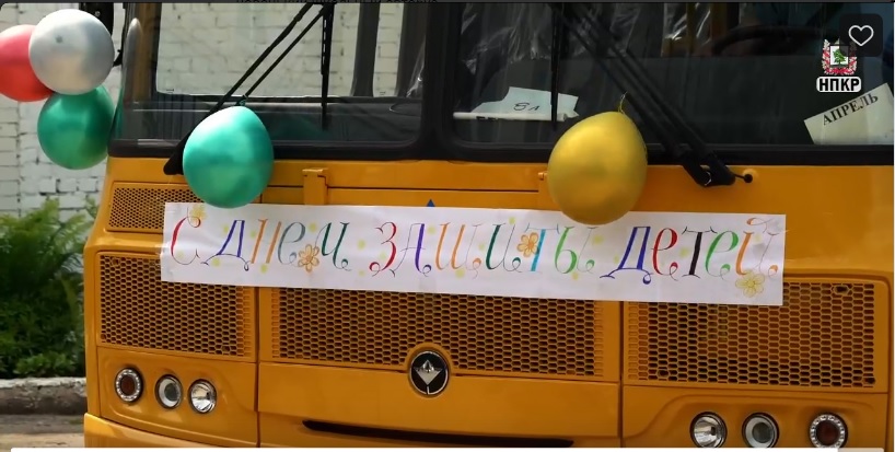 Вячеслав Скороходов вручил Большевсегодической школе новый автобус