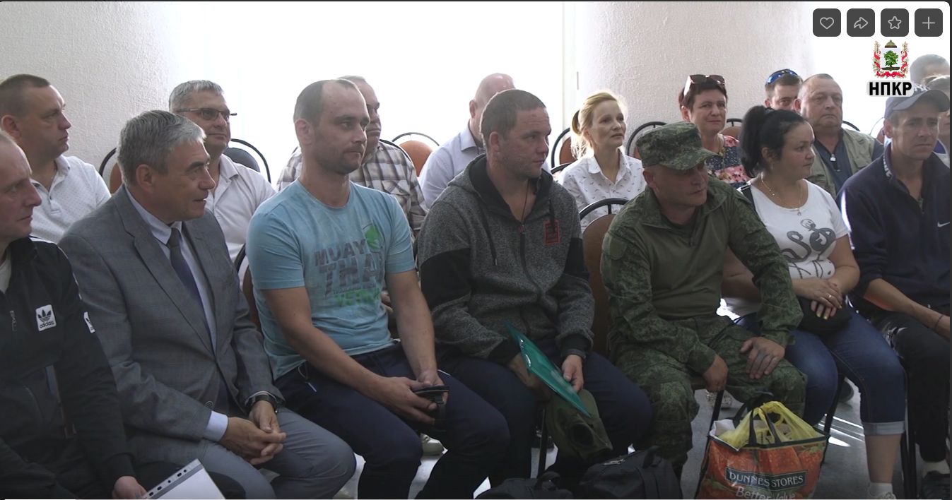 Четырех добровольцев их пос. Мелехово и Клязьминского сельского поселения