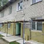 В поселке Гигант на улице Юбилейной продолжается капитальный ремонт многоквартирного дома